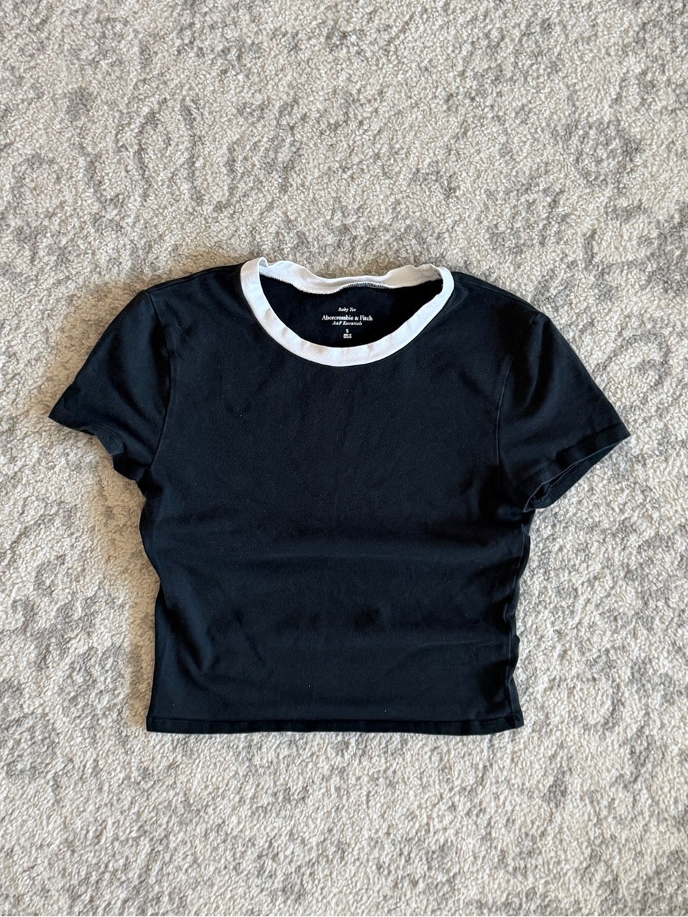 Abercrombie Essential Baby Tee 🖤